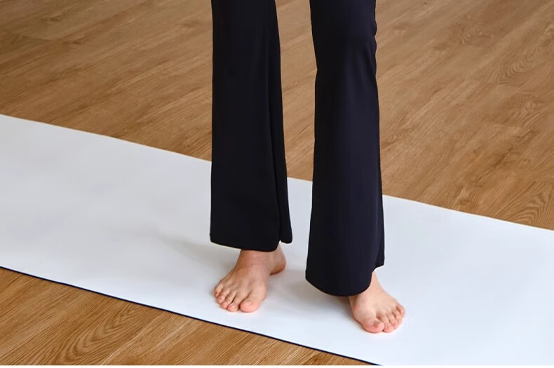 Gigt Yoga Pants for Women, Slightly Flared, Cool And Draping, Slimming, Nude-Like, Suitable for Outdoor Wear, Waist-Cinching, Butt-Lifting, Sports And Daily Fitness Pants 44
