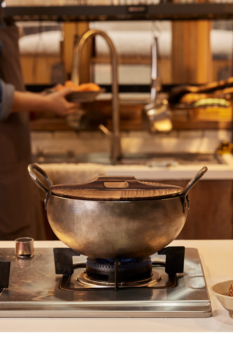 Tiewagongshe Stew Pot, Soup Pot for Home Use, Iron Pot, Enamel Pot, Non-Coated Non-Stick Pot, Handmade, 28cm 3