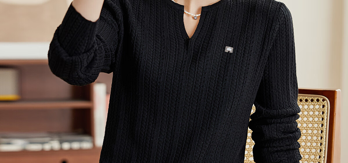PinCai Women's Knit Sweater, Spring And Autumn Thin Style, Niche V-Neck Split Knit Top, Loose Inner Layer Base Shirt P143Z3008 31
