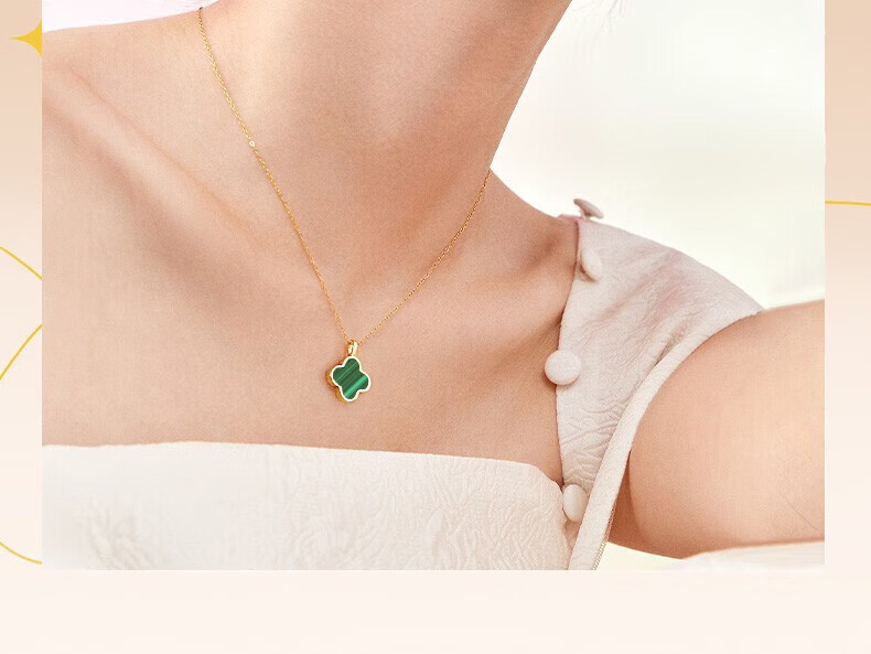 Zhoubaifu Four-Leaf Clover Elegant Necklace for Women, Collarbone Chain Pendant, Birthday Gift for Girlfriend Or Wife 2