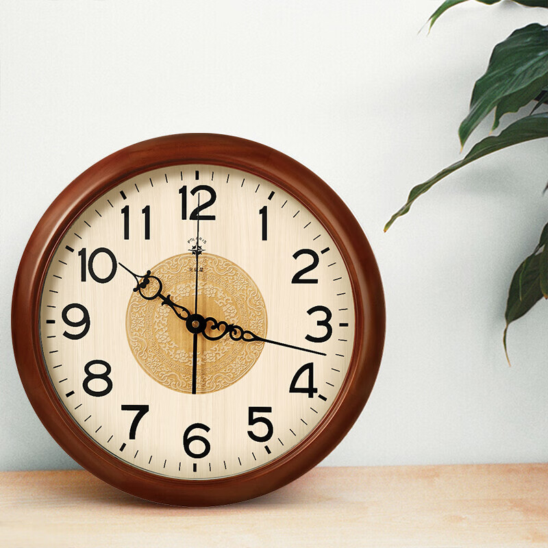 POLARIS European-Style Solid Wood Wall Clock, Living Room Fashionable Creative Timepiece, Simple Hanging Clock Decoration, Quartz Clock, 38cm