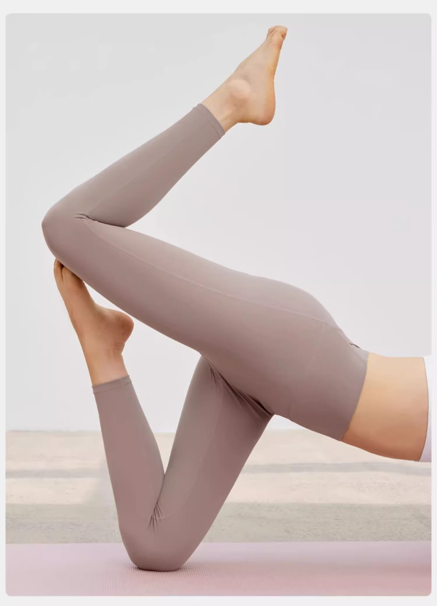 NEVER ME Yoga Pants for Women, Sports Fitness Leggings, Tight High-Waist Butt-Lifting Cycling Training Running Pants, Suitable for Outdoor Wear in Spring And Summer 26
