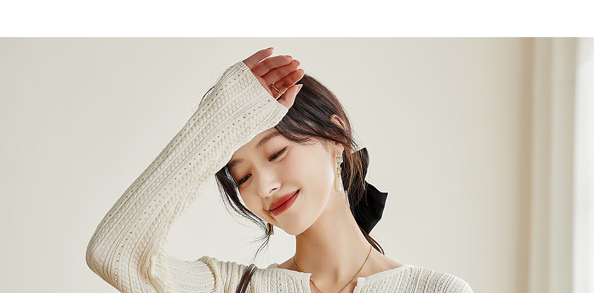 PinCai Women's Knit Sweater, Spring And Autumn Thin Style, Niche V-Neck Split Knit Top, Loose Inner Layer Base Shirt P143Z3008 44