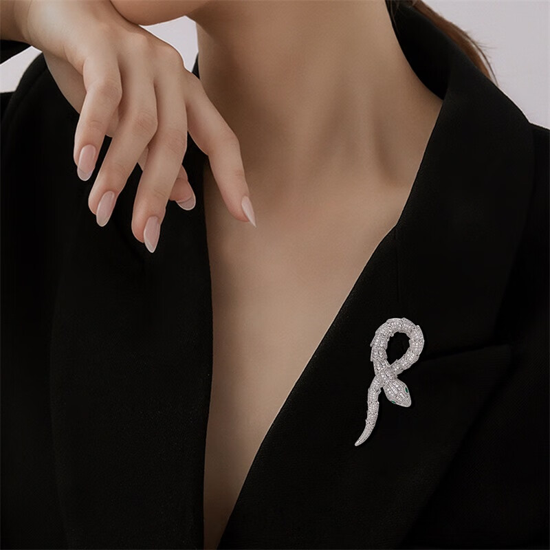 Qlady Zodiac Snake Year Brooch, High-End Corsage, Elegant Light Luxury Suit Pin, Lapel Pin, Premium Accessory, Birthday And New Year Gift