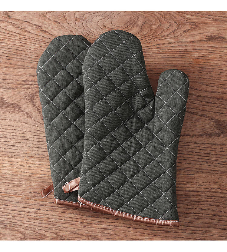 Andaton Oven Gloves Pair Heat Resistant Insulated High Temperature Resistant Extended Flame Retardant Protective Gloves Silver Medium Size (Pair) 15
