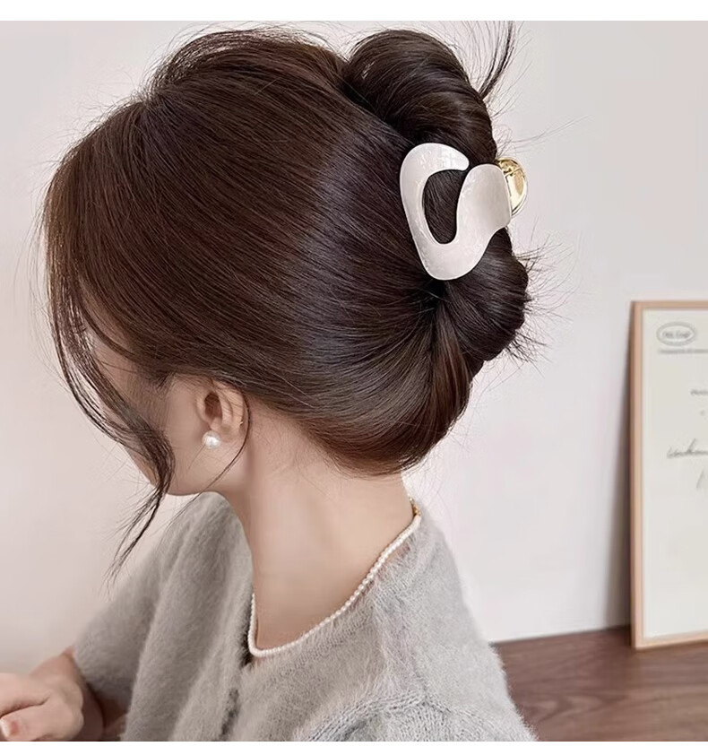 Xiangwan Hair Clip, Medium-Sized High-Quality Hair Clip for Women, Elegant And Stylish Hair Clip for Back of Head, Half-Up Shark Clip Hair Accessory 4
