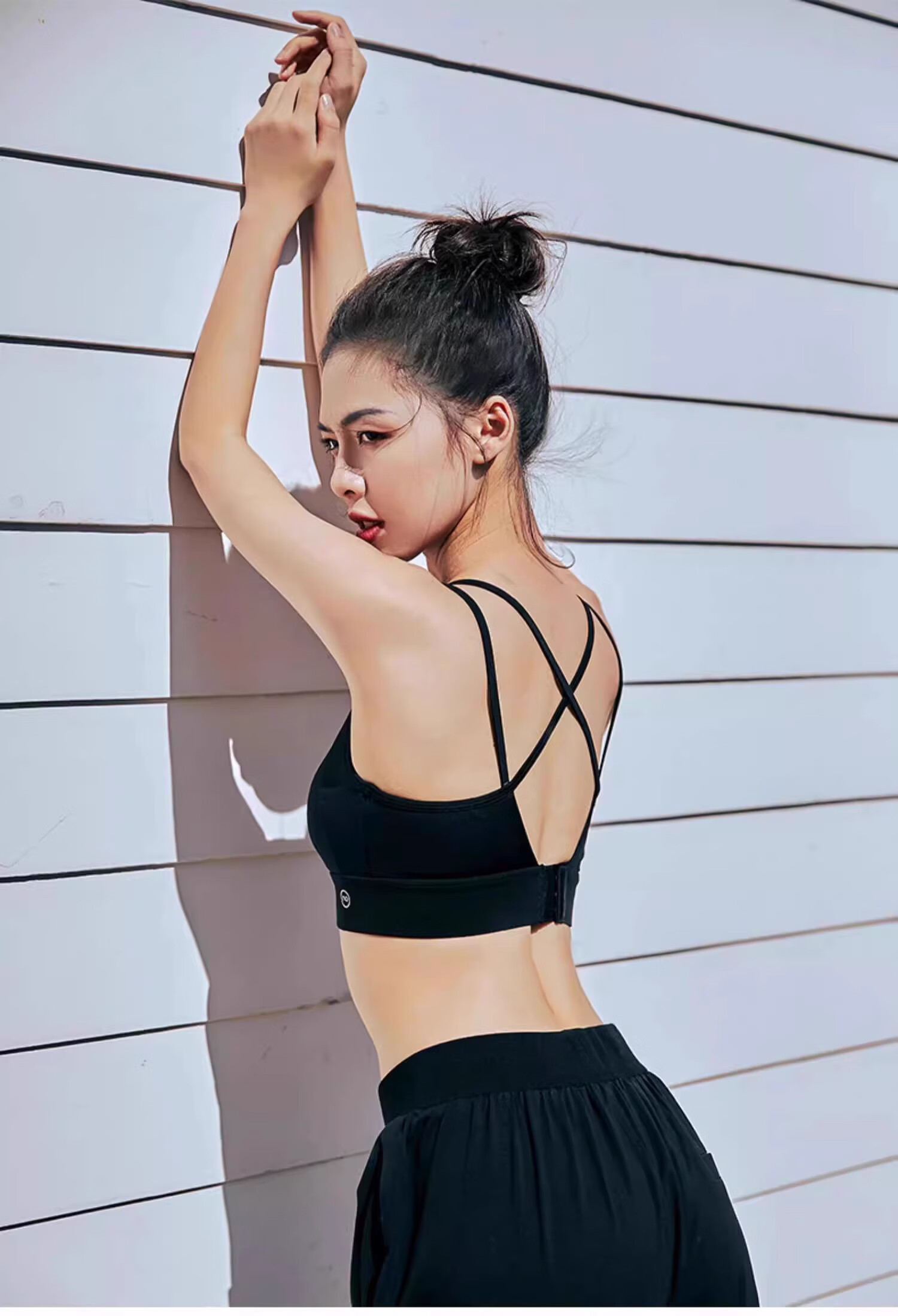 NEVER ME Women's Cross Back Wireless Bra Integrated Fitness Tank Top High-Intensity Yoga Running Shockproof Anti-Sagging 1