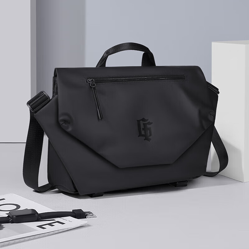 GOLF Shoulder Bag for Men, Large Capacity Crossbody Bag, Trendy Water-Resistant Casual Lightweight IPad Bag, Fashionable Sports Messenger Bag