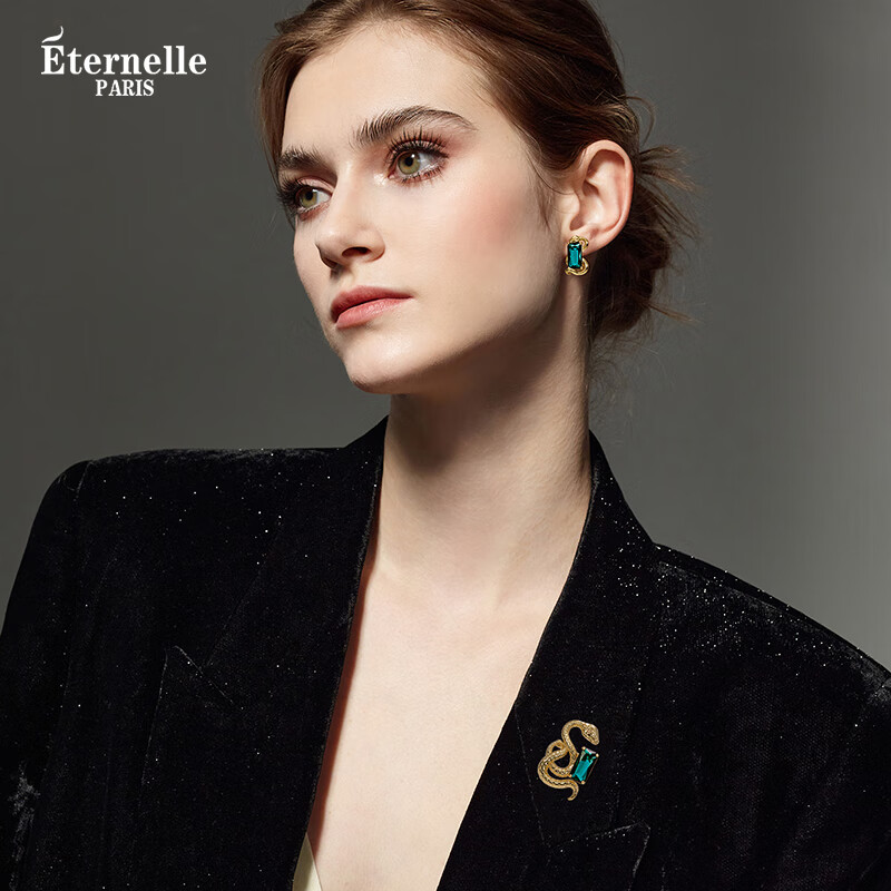 Eternelle French Original Design Snake Kiss Earrings, Luxurious Stud Earrings, Fashionable Light Luxury Earrings, Dazzling Gold Color