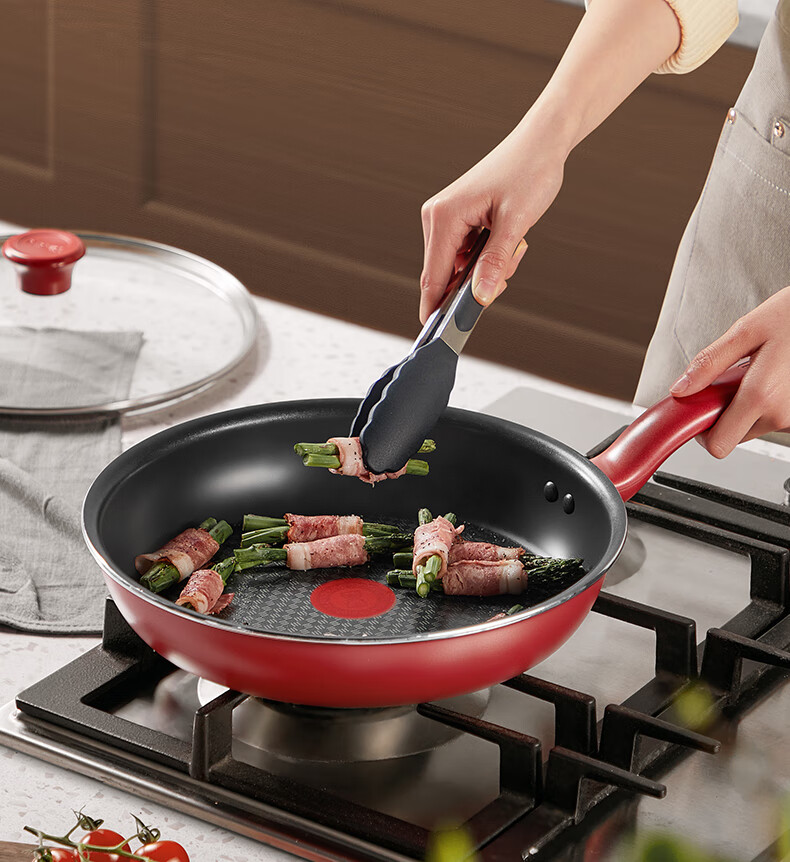 Tefal Non-Stick Frying Pan for Home Use, Steak Pan with Titanium Coating, Low Smoke, Suitable for Induction And Gas Stoves, 28cm 12