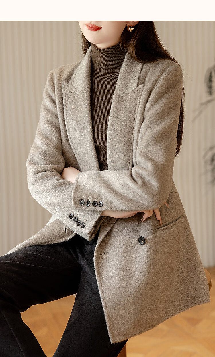 Dme [Elegant Aesthetics] Winter New Slim Fit Long Sleeve Double-Breasted Shearling Wool Short Coat for Women 6