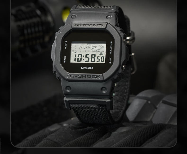 Casio Men's G-SHOCK Sports Watch, Electronic Smart Watch for Students, Japanese And Korean Style, Gift for Boyfriend, GA-700BCE 12