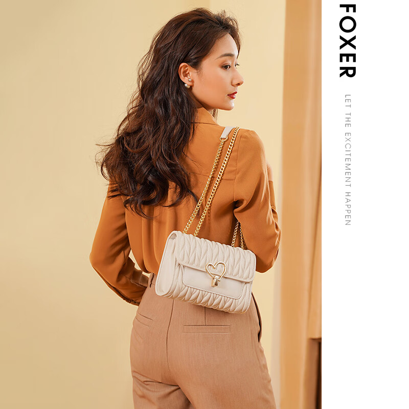 FOXER Women's Handbag, Large Capacity Chain Heart Shoulder Bag Crossbody Bag, Light Luxury Valentine's Day Gift