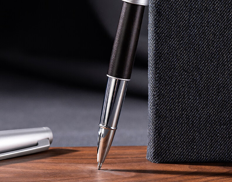 Deli Premium Ultra-Smooth Retractable Gel Pen, 0.7mm Bullet Tip, Metal Barrel, Business Wood Grain Signature Pen, Hu Ge Signature Gift Box Set, Single Pen A6Pro-07 13