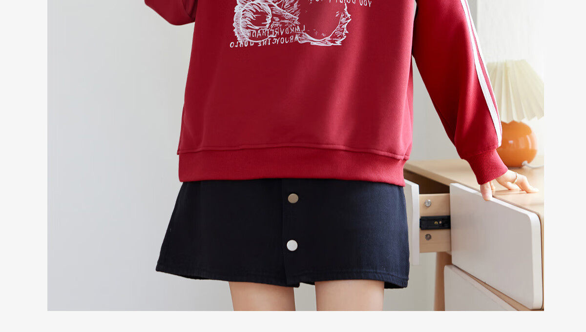 Halo Queen Women's Sweatshirt, Round Neck, Striped, Fashionable New Year Red, Casual Style, Loose-Fitting Top Jacket H143W1017 3