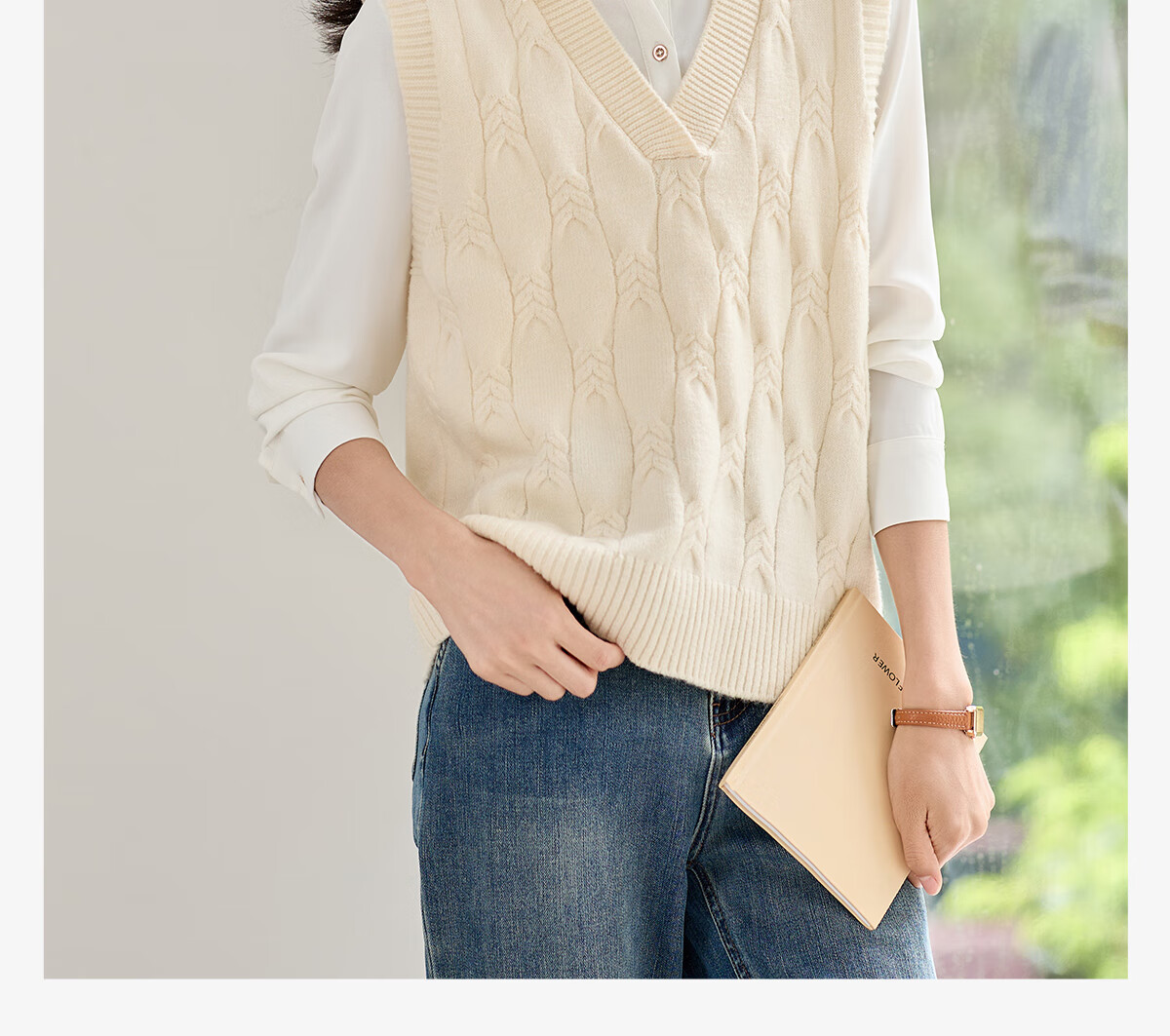 Chushen Women's Fashion V-Neck Layered Knitwear Versatile Solid Color Knit Vest Sweater S143Z5001 1