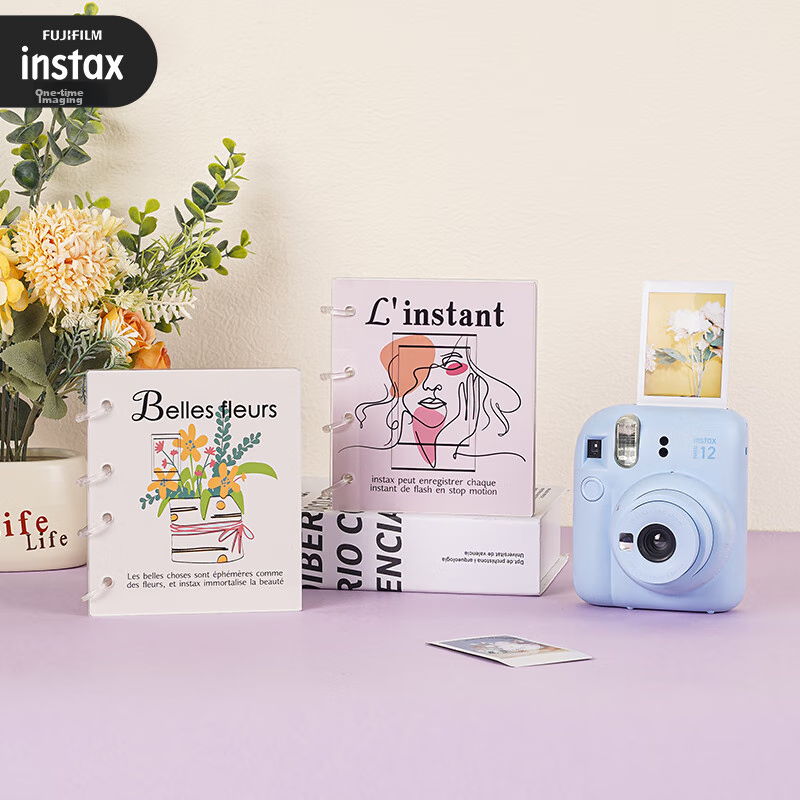 INSTAX...