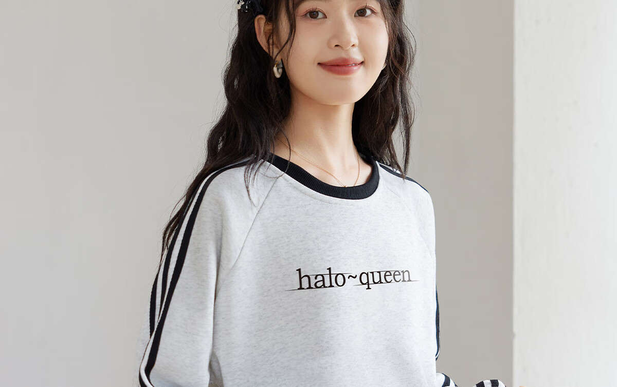 Halo Queen Women's Sweatshirt, Round Neck, Striped, Fashionable New Year Red, Casual Style, Loose-Fitting Top Jacket H143W1017 68