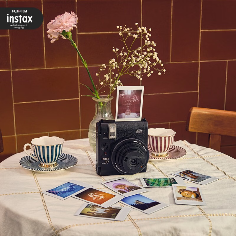 INSTAX...