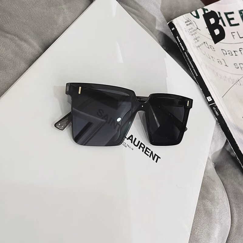 LESCA LUNETIER Simple Square Sunglasses, Trendy Men's Style, High-Definition Driving UV Protection Sunglasses for Women, Glossy Black 8