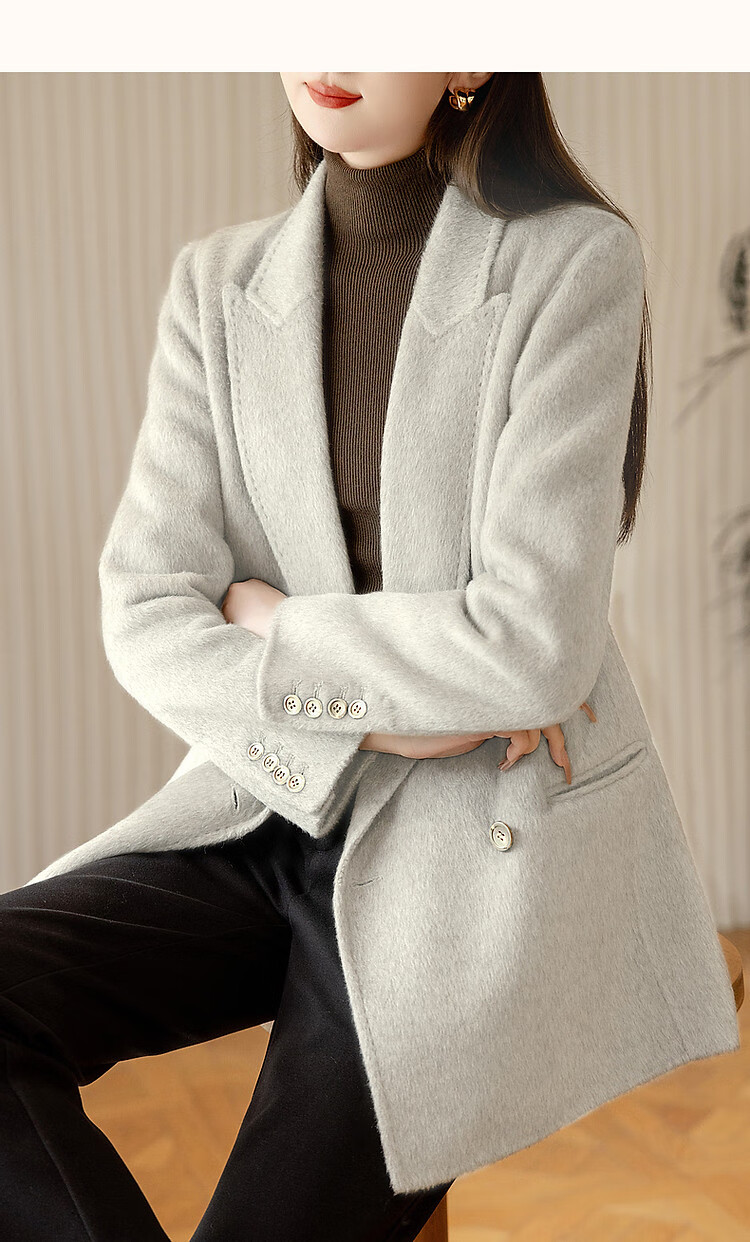 Dme [Elegant Aesthetics] Winter New Slim Fit Long Sleeve Double-Breasted Shearling Wool Short Coat for Women 10