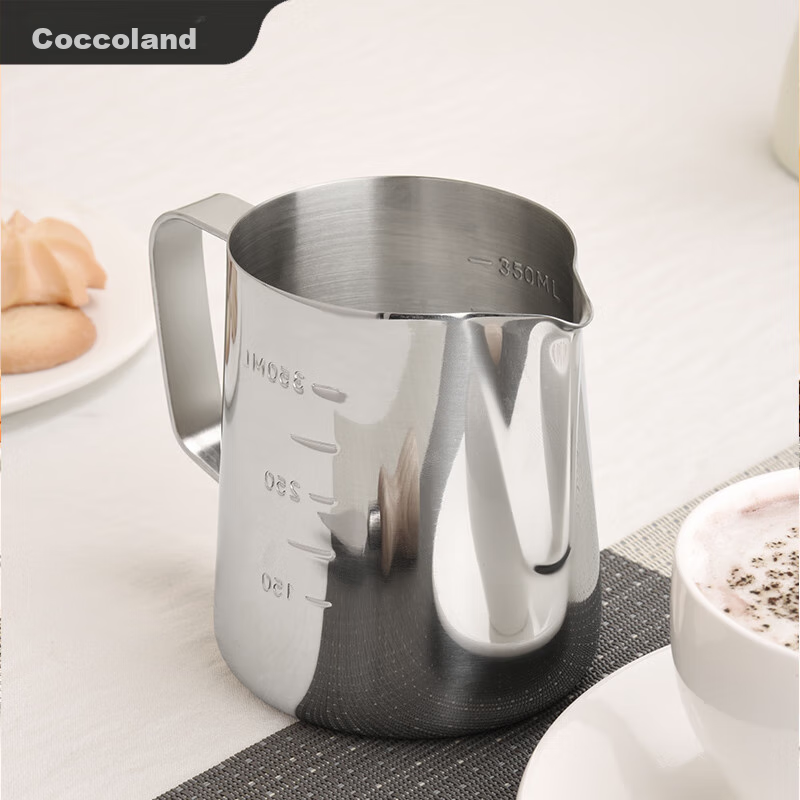 Kekelandun 304 Stainless Steel Latte Art Cup, Large Capacity Household Pour-Over Coffee Milk Frother with Measuring Scale And Spout for Latte Art