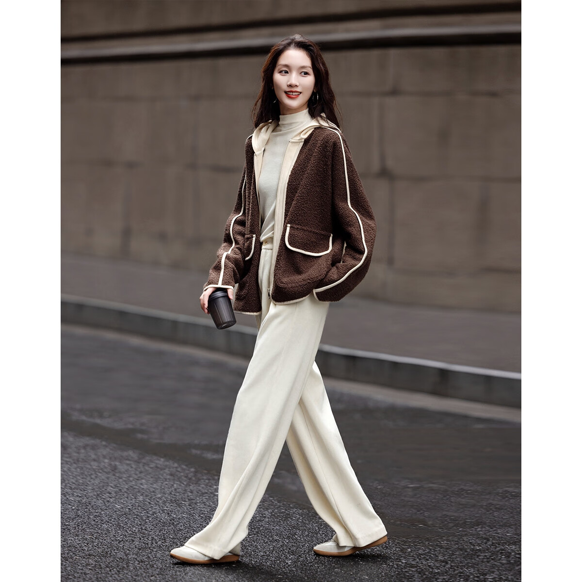 Demana Twilight Traveler Winter Urban Sports Hooded Eco-Friendly Colorblock Faux Shearling Patchwork Slimming Women's Short Jacket
