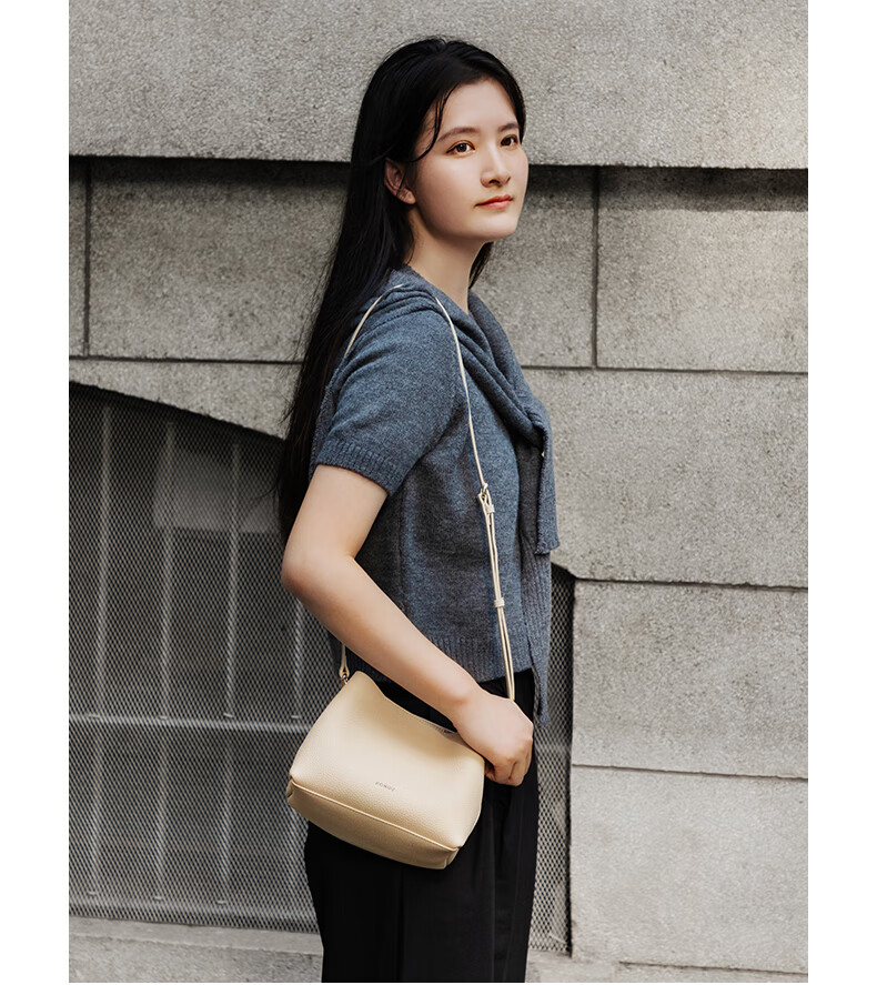 HONGU Women's Handbag, High-Quality Cowhide Leather, Fashionable Shoulder, Handheld And Crossbody Bag, Versatile Bucket Bag, Birthday Gift for Girlfriend 9