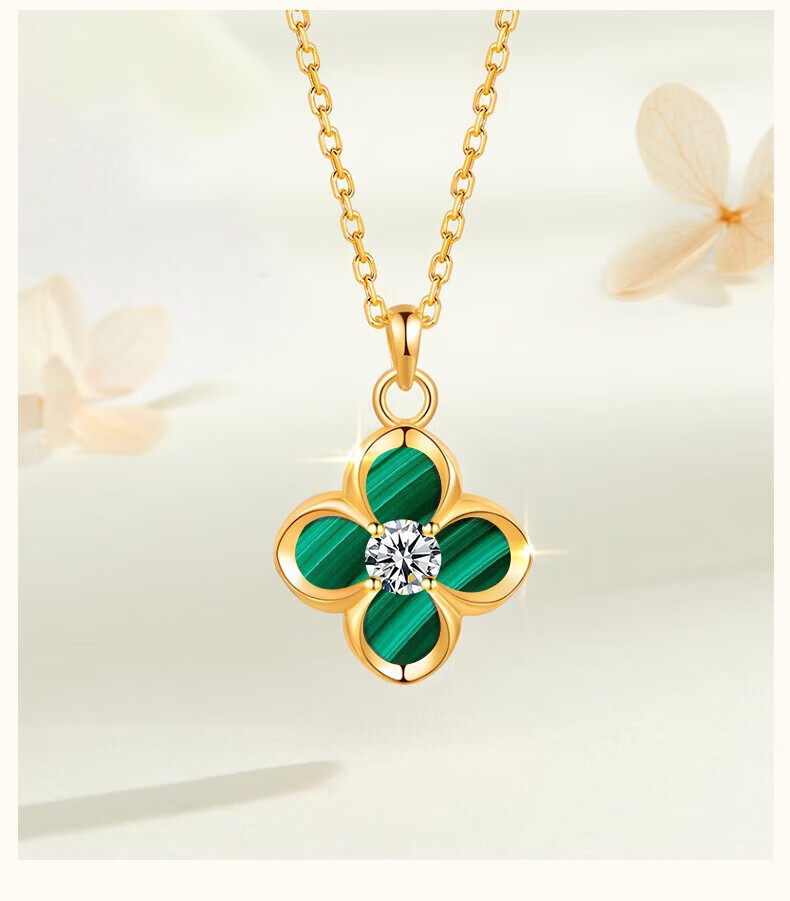 Zhoubaifu Four-Leaf Clover Elegant Necklace for Women, Collarbone Chain Pendant, Birthday Gift for Girlfriend Or Wife 1