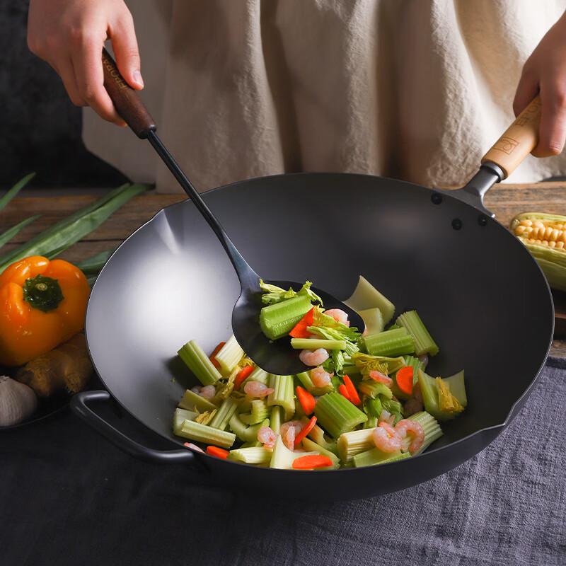 EPORAS Japanese Imported Extreme Iron Pan, Nitrided Iron Pan without Coating, Wok Pan, Low Smoke, Non-Stick, Rust-Resistant, 32cm