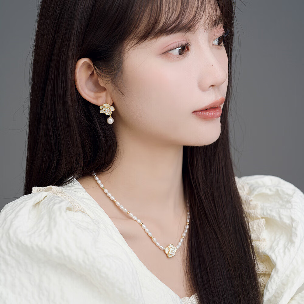 CHOW TAI SENG Camellia Pearl Earrings, Silver Studs, Pure Silver Jewelry, Luxurious French Style, High-End Birthday Gift for Girlfriend Or Wife