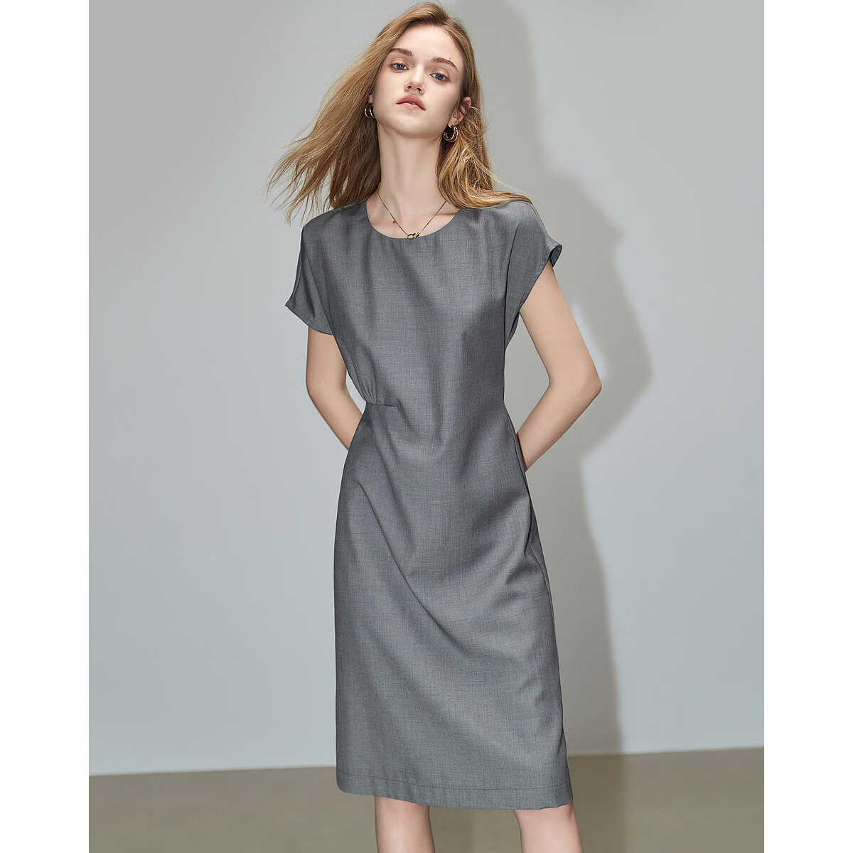 Dme Elegant Large Women's Summer Round Neck Waist-Cinching Urban Asymmetric Pleated Lightweight Commuter Short-Sleeve Dress for Wome