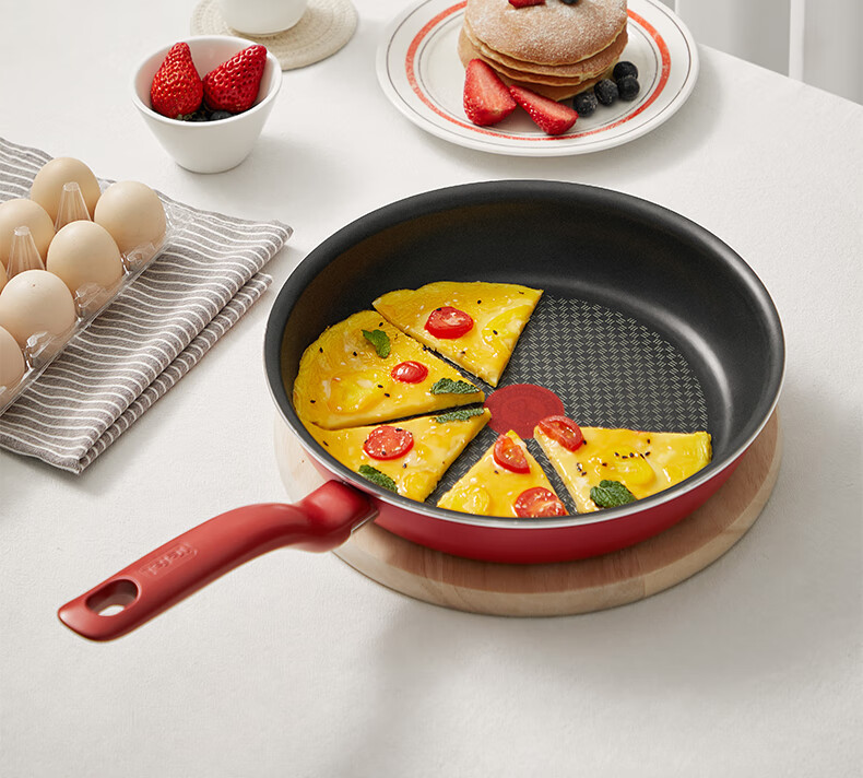 Tefal Non-Stick Frying Pan for Home Use, Steak Pan with Titanium Coating, Low Smoke, Suitable for Induction And Gas Stoves, 28cm 16