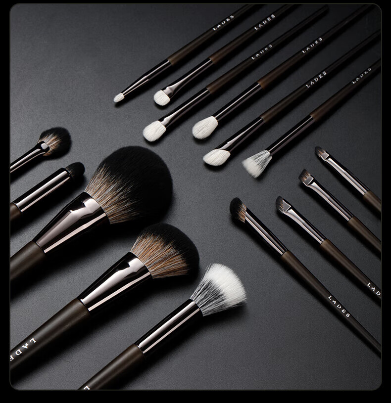 LADES Wooden 15-Piece Makeup Brush Set Animal Hair Powder Brush Lip Brush Concealer Brush Beauty Tools 25