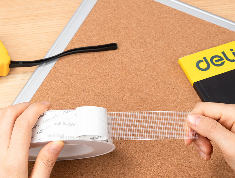 Deli Strong Nano Tape, High Adhesion Transparent Double-Sided Tape, 30mm*5m, Upgraded Dust-Proof Bubble Case, Grid Can Be Hand-Torn, No Drilling Required, Leaves Few Marks, 1 Roll, JL602 2