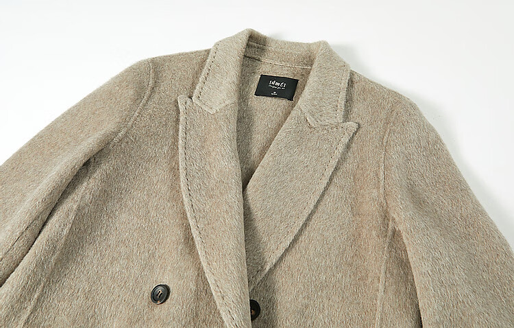 Dme [Elegant Aesthetics] Winter New Slim Fit Long Sleeve Double-Breasted Shearling Wool Short Coat for Women 3