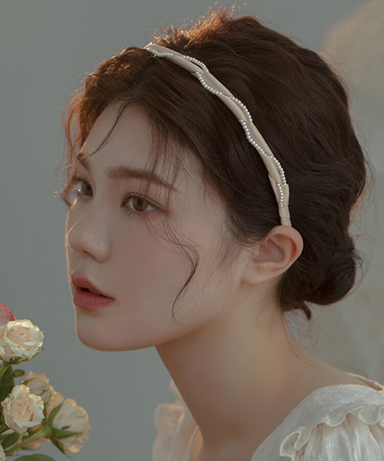 Xiangwan Hair Headband, Vintage Elegant Pearl Headband for Women, High-End Feel, Versatile Thin Headband for Going Out, Elegant Hair Accessory 2