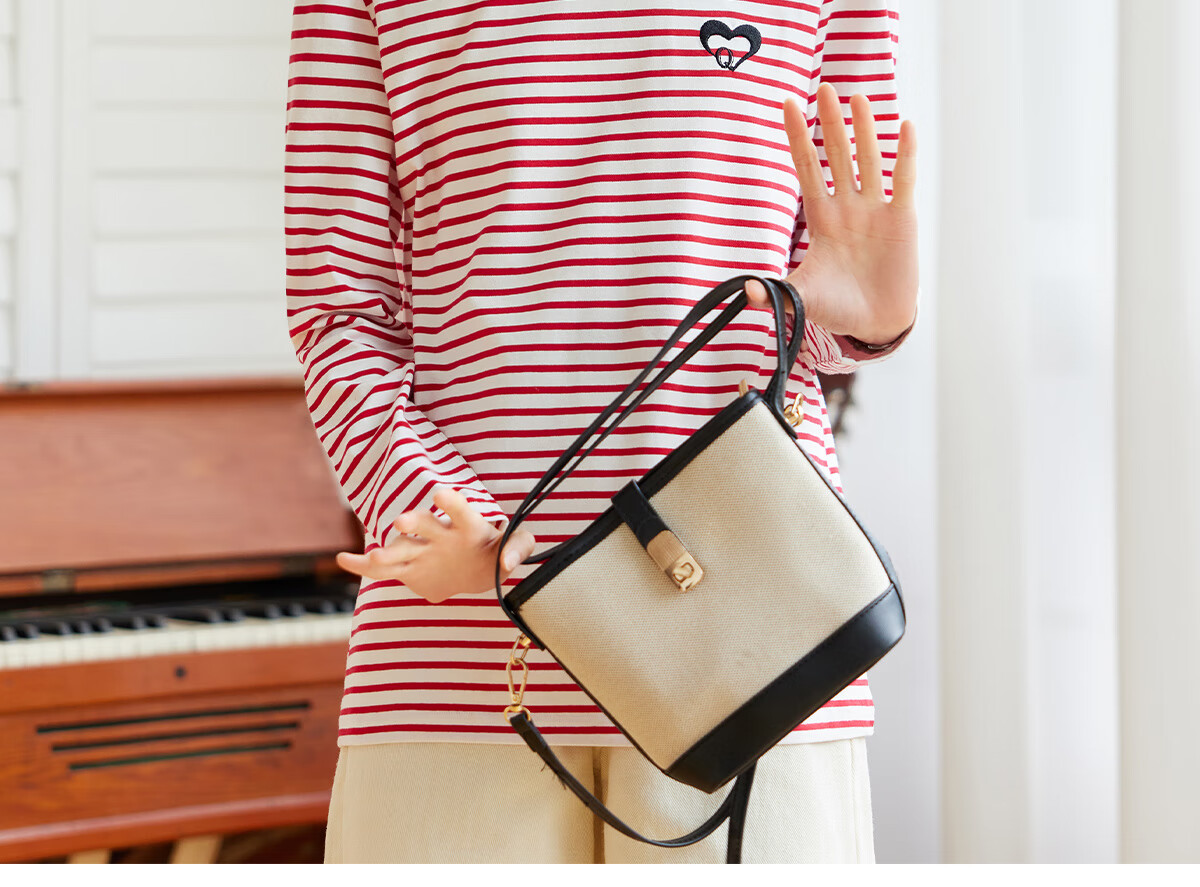 Halo Queen Long-Sleeve T-Shirt for Women, Spring And Autumn Round Neck, Heart Embroidery Striped Base Shirt, Casual Fashion Top, New Product H143T2005 48