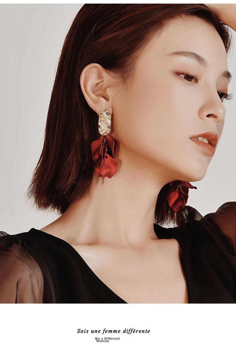 Dairuo Red Earrings without Piercings, Large Earrings for Women, Elegant And Unique, Exaggerated Earrings, High-End Autumn And Winter New Year Festive Accessories 6