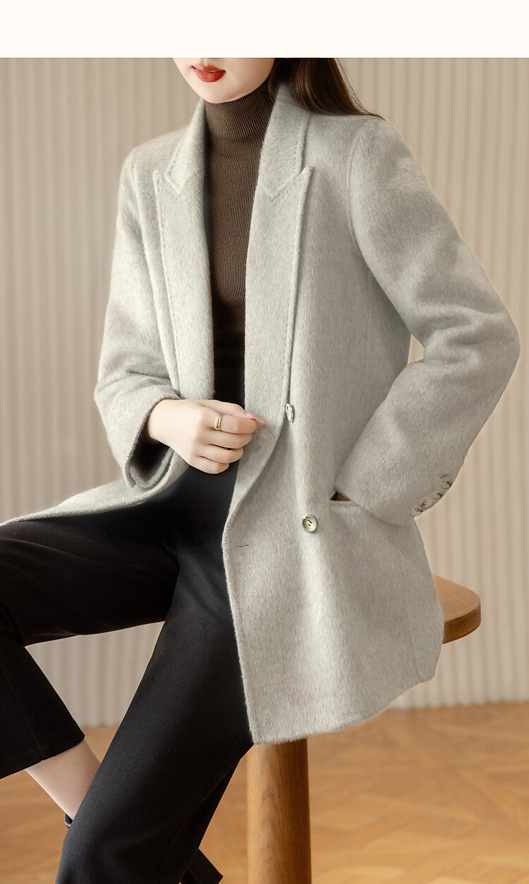 Dme [Elegant Aesthetics] Winter New Slim Fit Long Sleeve Double-Breasted Shearling Wool Short Coat for Women 12
