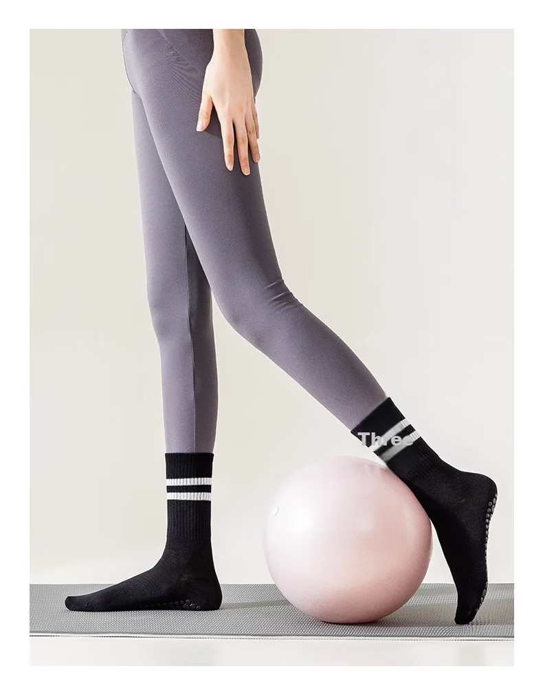LangSha Yoga Socks for Women, Mid-Calf Sports Fitness Socks, Non-Slip Socks, Pilates Dance Socks, Silicone Floor Socks 28