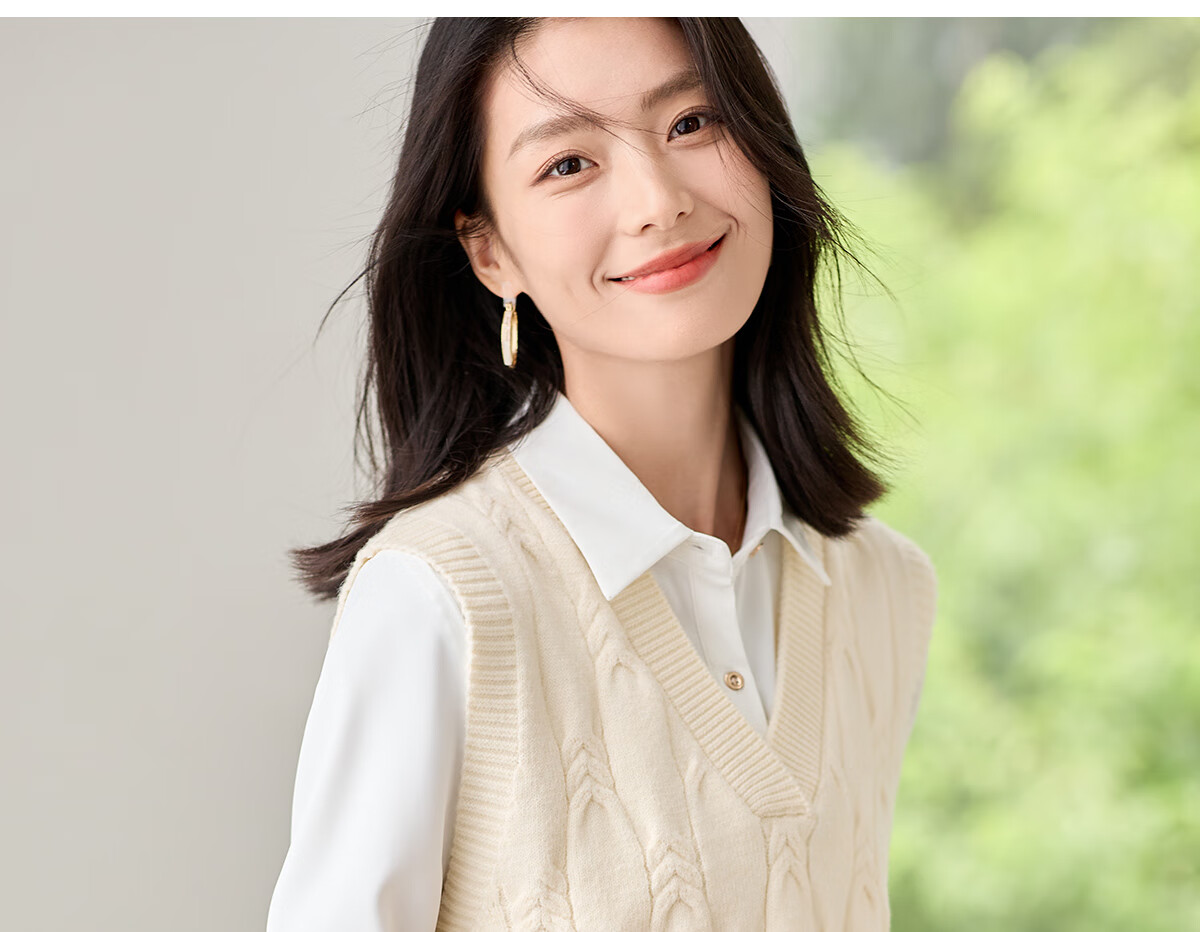 Chushen Women's Fashion V-Neck Layered Knitwear Versatile Solid Color Knit Vest Sweater S143Z5001 10