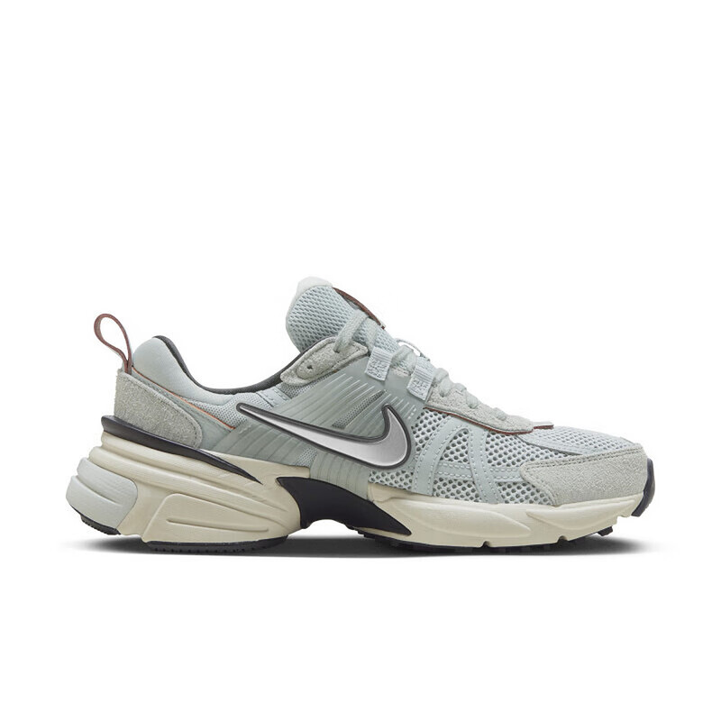 NIKE Women's Sports Life Series, W V2K RUN Breathable Casual Dad Shoes, FN6703-003 8