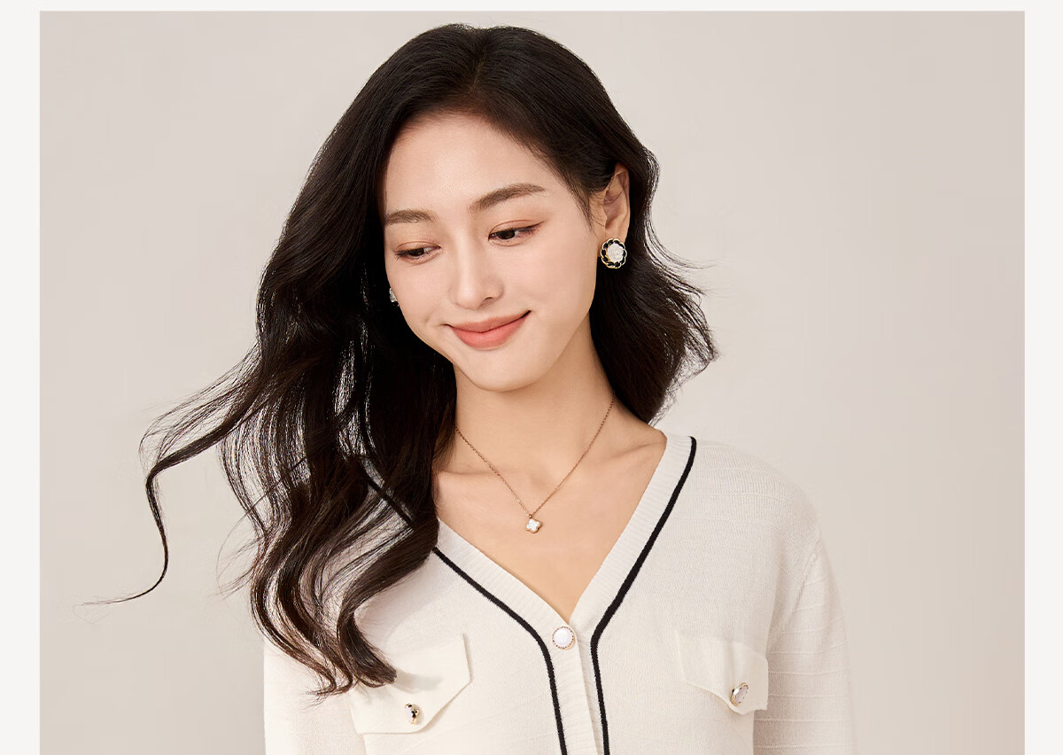 Chushen Summer Short-Sleeve T-Shirt for Women, Fashionable Elegant Chanel-Style V-Neck Thin Knitted Cardigan Top S13KT1431 1