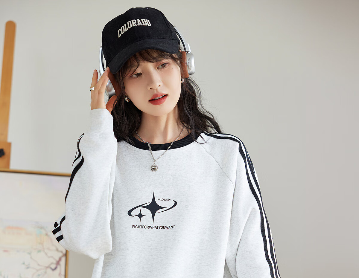 Halo Queen Women's Sweatshirt, Round Neck, Striped, Fashionable New Year Red, Casual Style, Loose-Fitting Top Jacket H143W1017 58