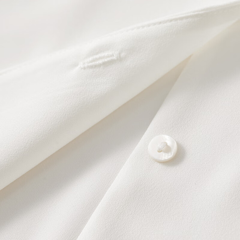 尚都比拉雪纺衬衫女春秋气质通勤V领衬衣显瘦宽松长袖上衣 米白色 S