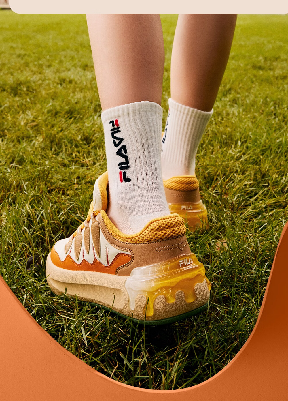 FILA Official Women's CARROT Modern Sneakers Thick Sole Height Increasing Sports Shoes 9