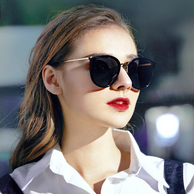 EYEPLAY Women's Sunglasses, Lightweight Fashionable Retro Sunglasses for Driving, EP-3059KY
