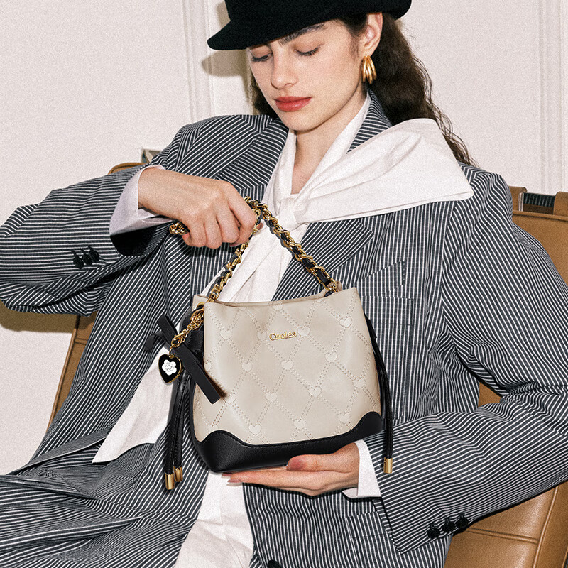 Cnoles Bucket Bag, Women's Niche High-End Crossbody Shoulder Bag, Practical Gift for Girlfriend on Valentine's Day