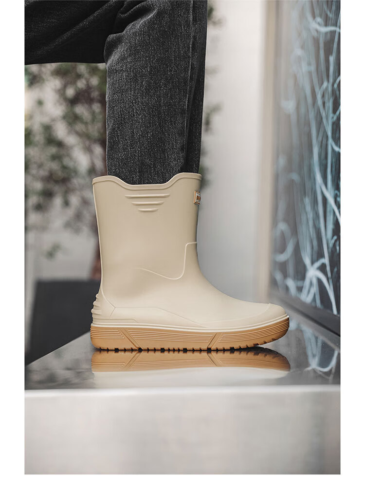 GUOLUOFEI Stylish Mid-Calf Rain Boots for Men, Thickened Sole Waterproof Non-Slip Fishing And Food Delivery Rubber Shoes, Rice Dumpling Color, Size 39 12